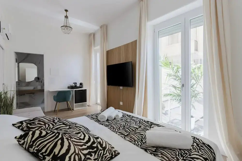New Elegance Suites Guesthouse