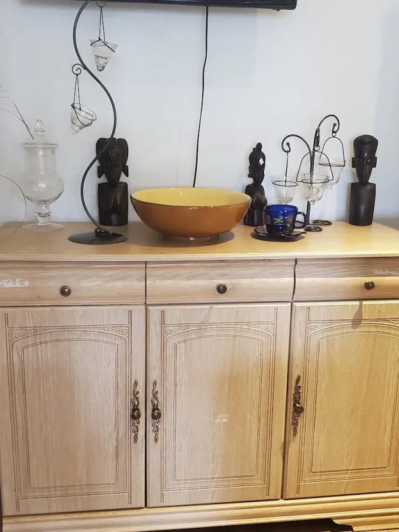 Stylish 3 bed house with Garden Free Parking