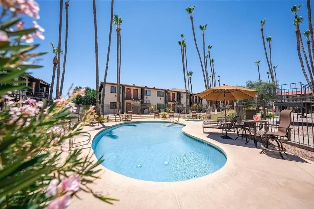 129 Fully Furnished, amenities galore! by RedAwning