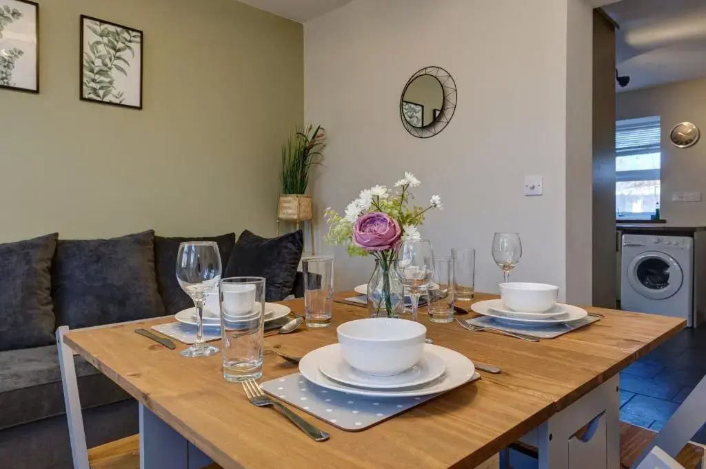 Cosy 2 Bed Home Chesterfield (Adults Only)