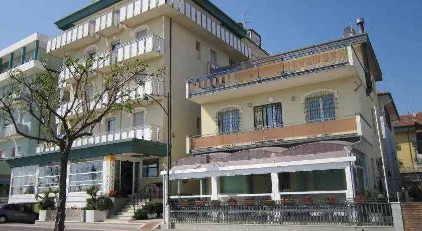 Hotel Titanus