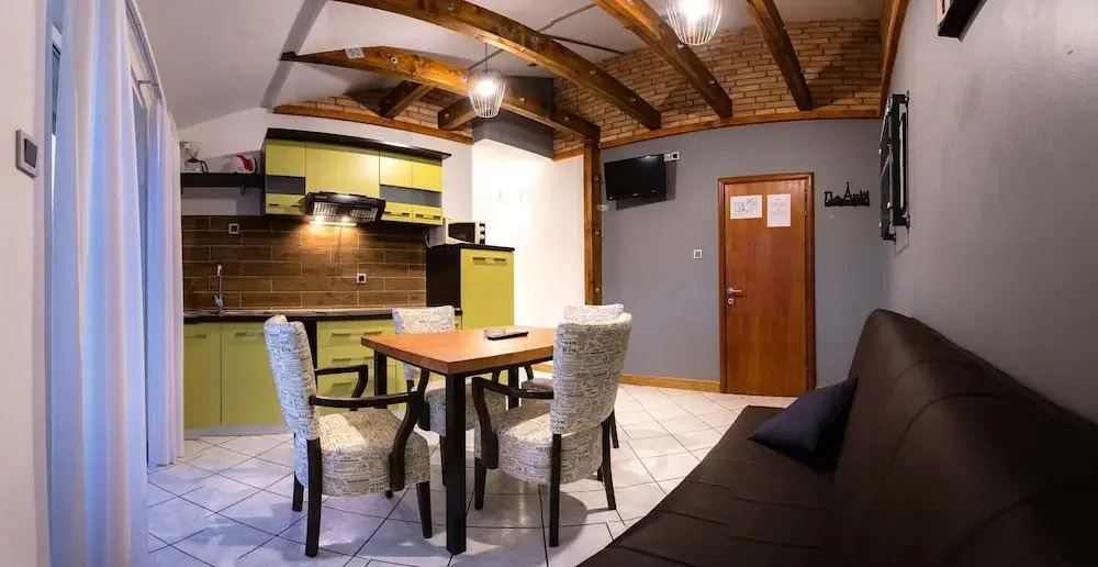 Lopar Family Residence 518
