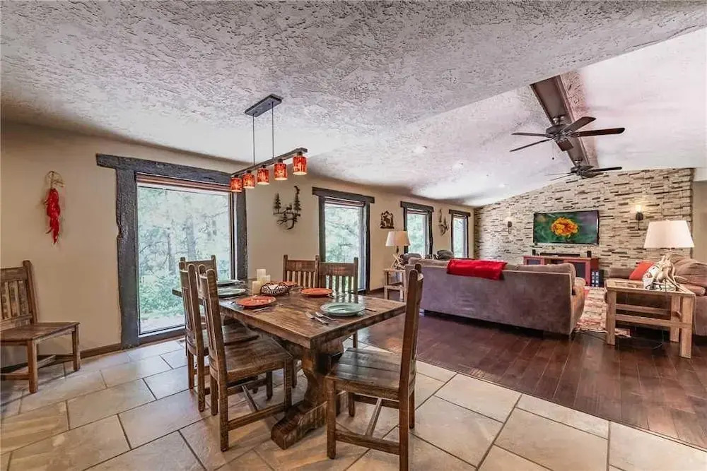 Ruidoso Respite - Six Bedroom Cabin with Hot Tub