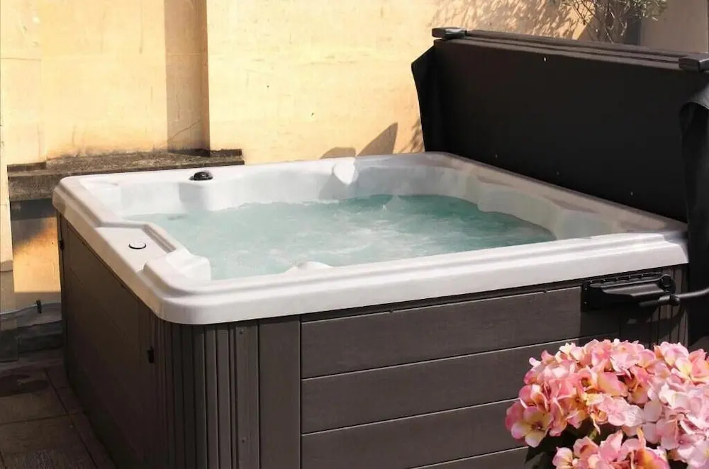 Dream Stays Bath - Trim Street Townhouse with Hot tub
