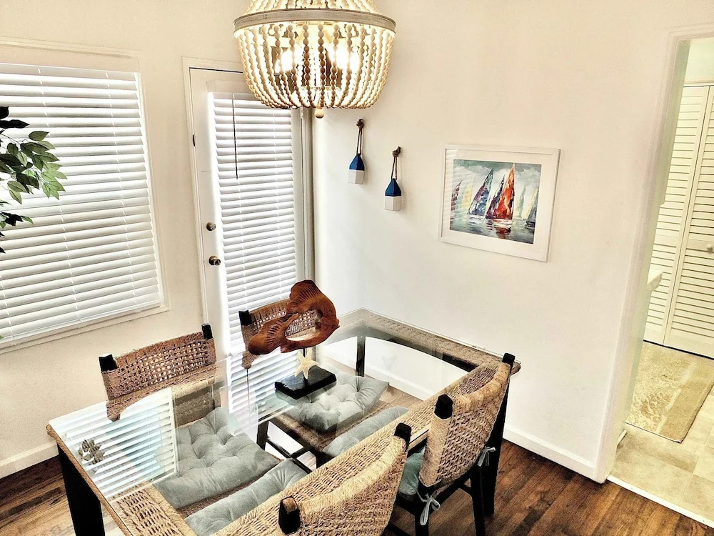 Walk to Beach, Tropical Patio, World Cup, Sleeps 5