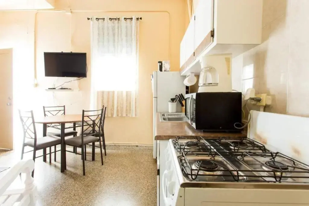 Comfortable and Affordable Deal Close to Beach and Rainforest