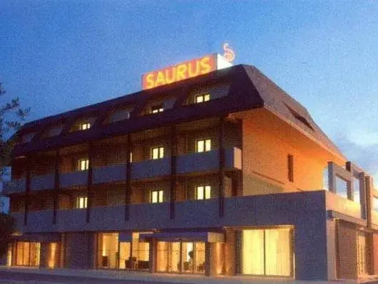 Saurus Hotel