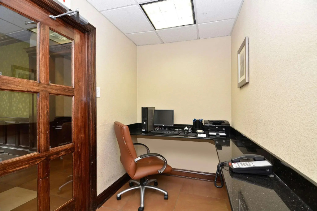 Holiday Inn Express & Suites Washington DC - NoMA by IHG