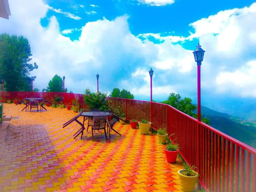 Hotel Himdhara, Near Mall Road Dalhousie