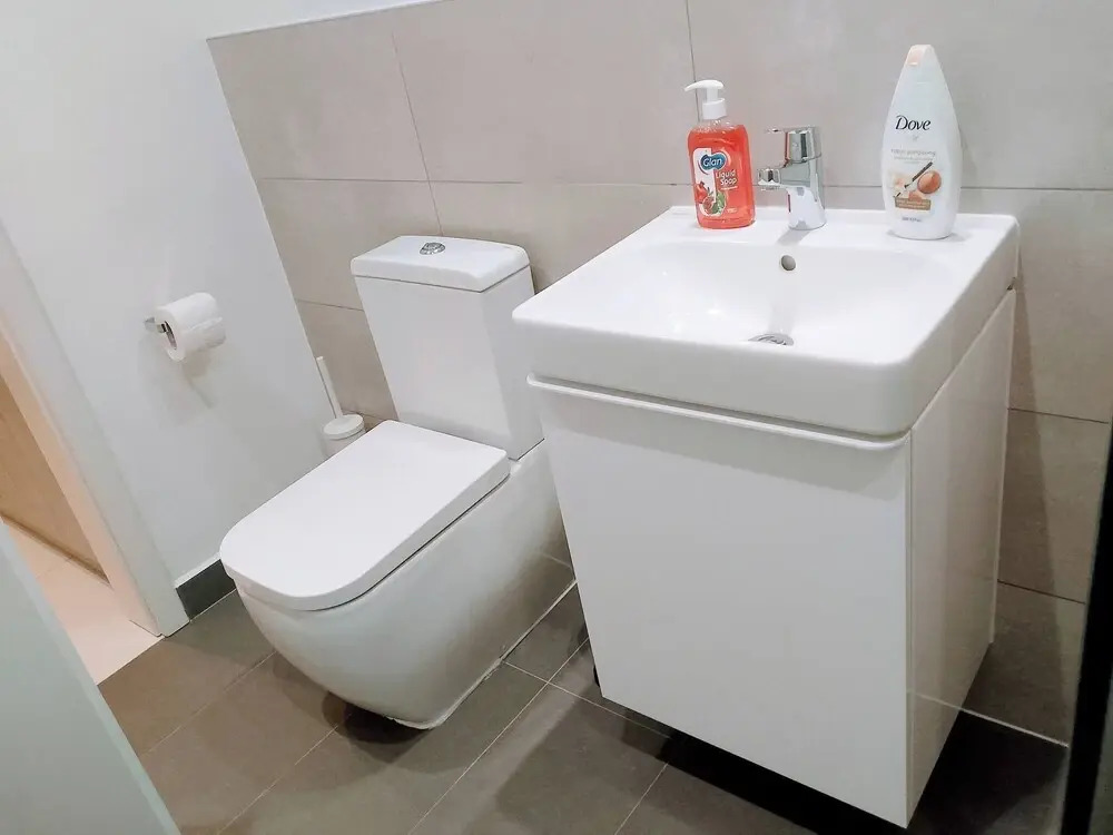 Unique 2 BDR Apartment at Loxwood House With Rooftop Pool and Gym