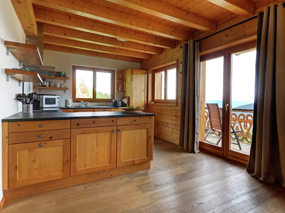 Modern Chalet with Hot Tub in Les Collons