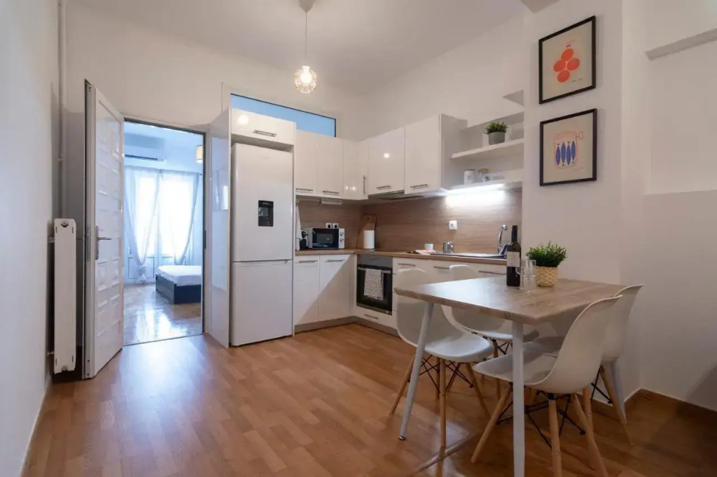 Modern 2BD apt in Athens , 3-min metro