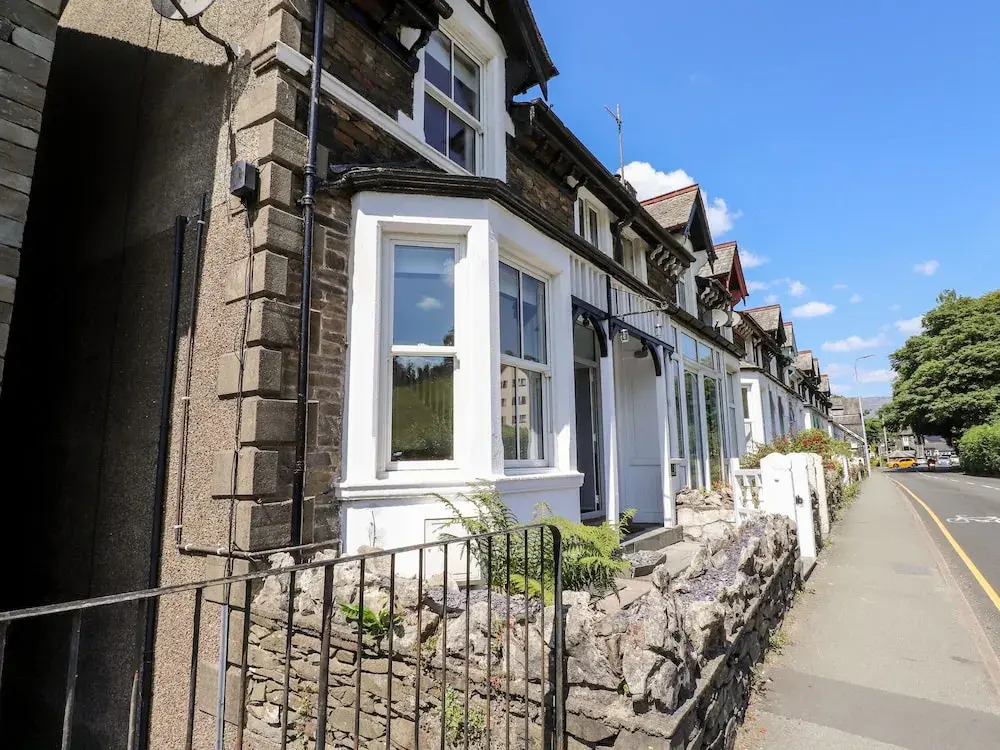 8 Waterhead Terrace