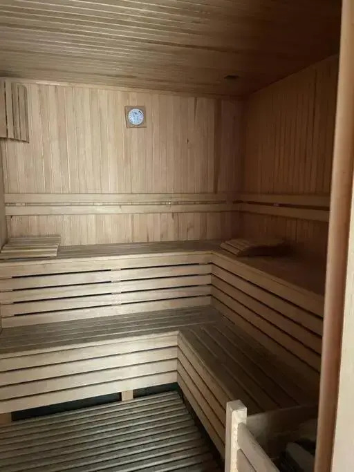 Central Location 10 minutes from the beach