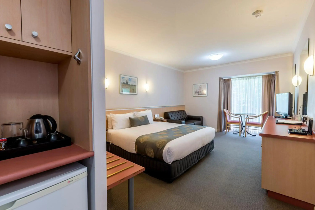 The Waverley International Hotel