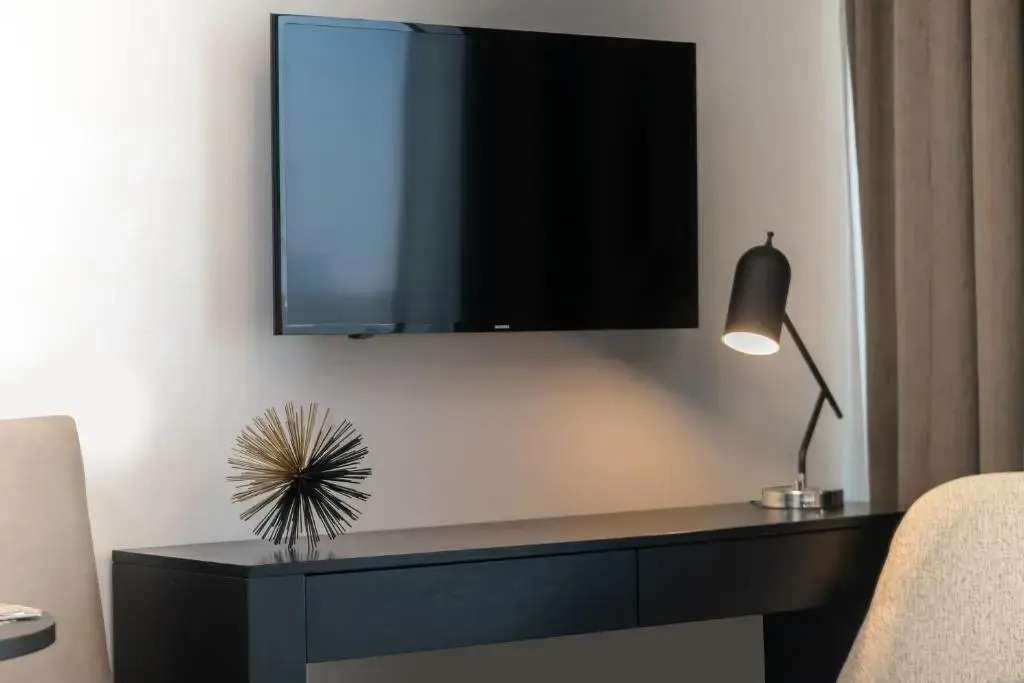 HiGuests - Elegant Studio with Pool and Private Balcony