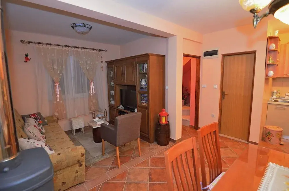 House Tihana