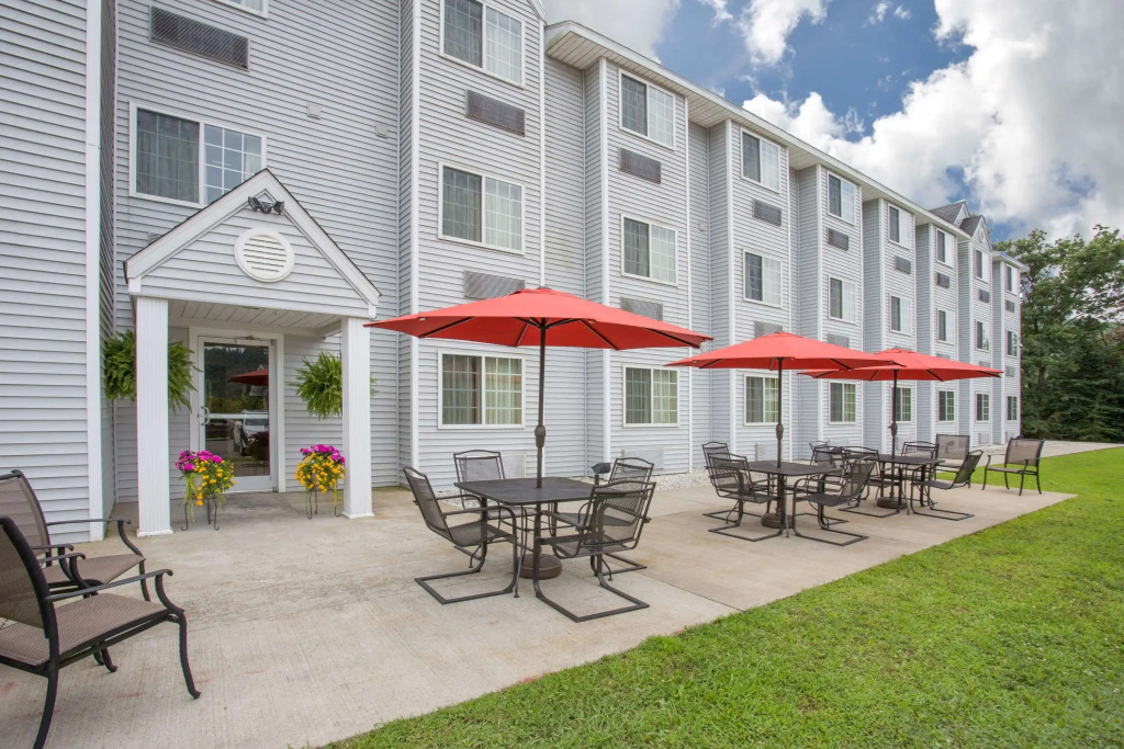 Microtel Inn & Suites by Wyndham Gassaway/Sutton