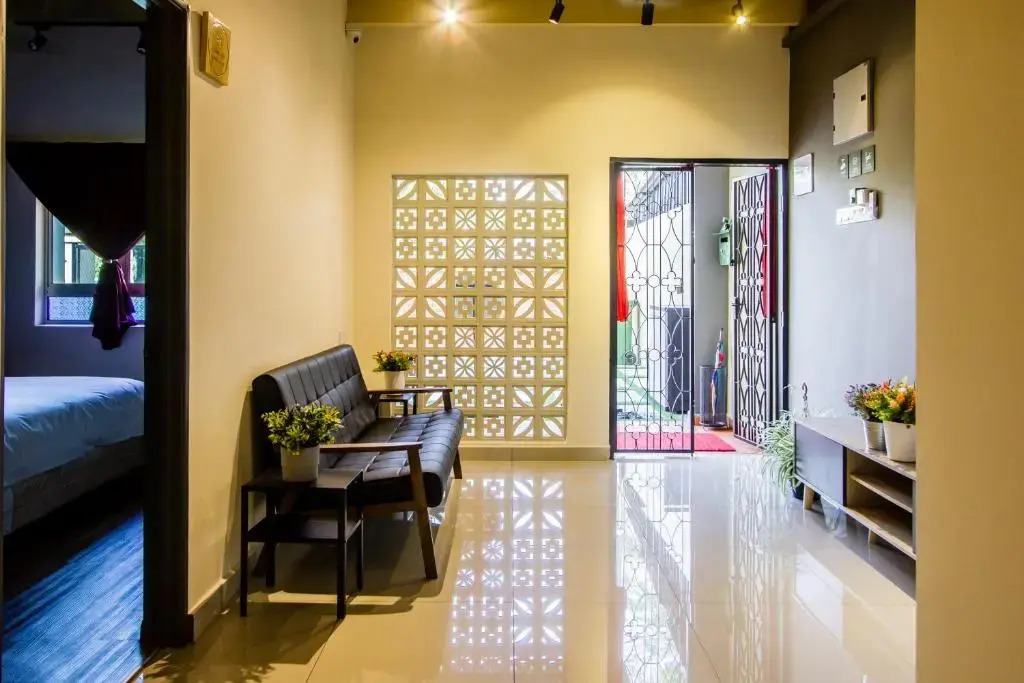 Explore 4BR Gardenhouse Retreats