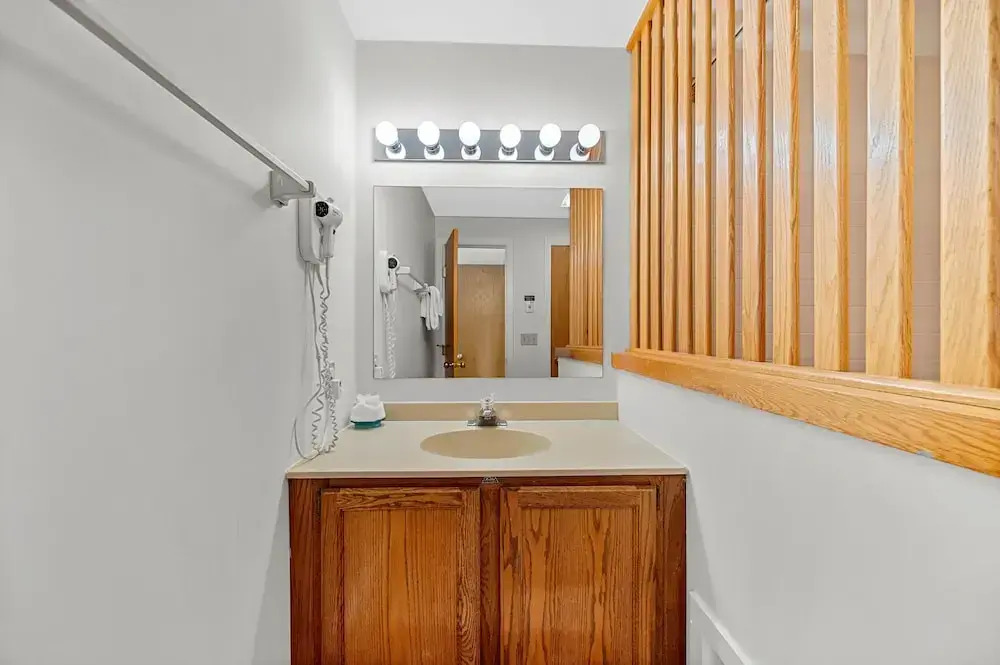 Beautiful 2br/2ba Fall Line Condo W/ Mountain Views, Pool, Hot Tub, Sauna, Shuttle. G6b 2 Bedroom Condo