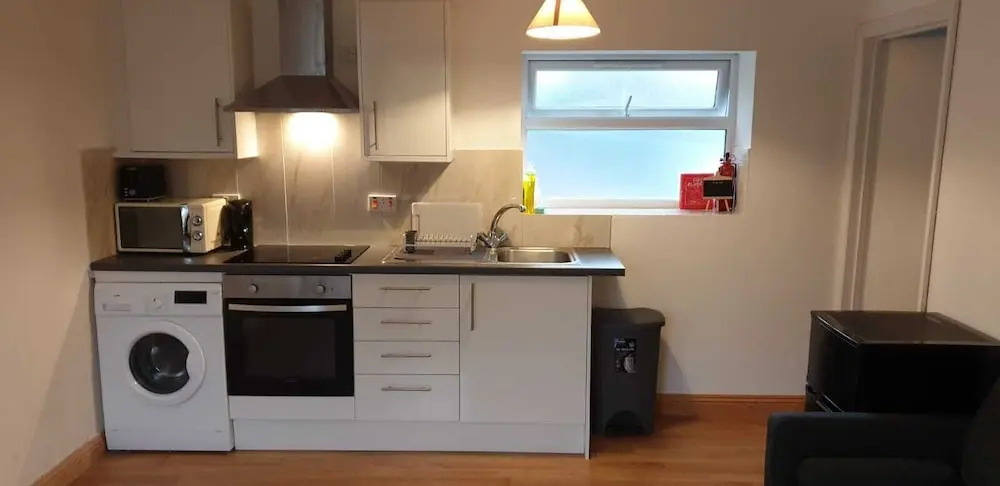 Cromwell Apartment