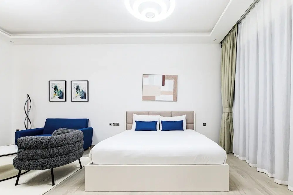 Stylish Stu in Medore Modern Amenities