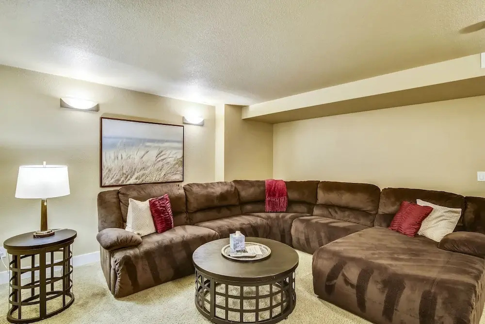 Big Canyon Home with Pool, Hot Tub, and Deschutes River Trail Access by RedAwning