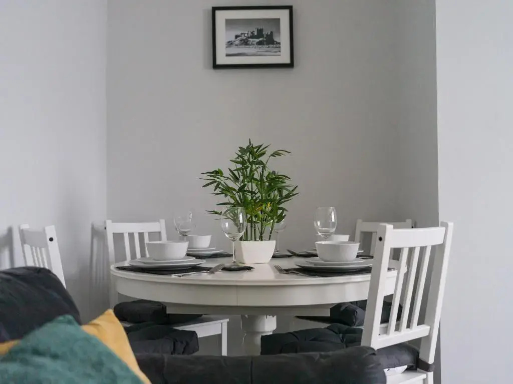 Hawthorn House-Sleeps 4-Pet friendly-Parking