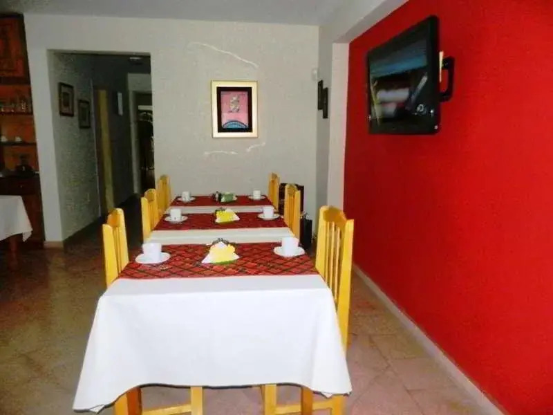 Los Jazmines Casa Hostel