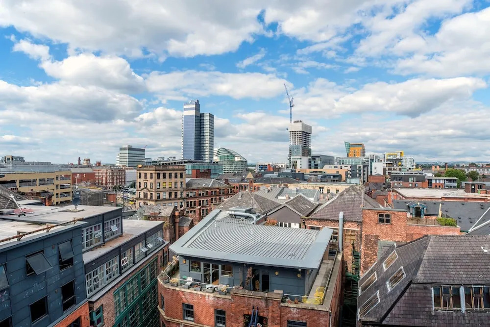 2 Bedroom Loft Apartment With City View