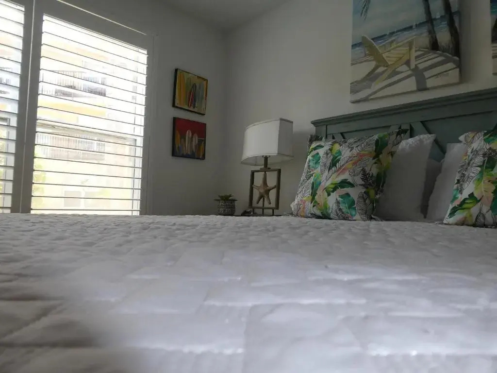 Beachside Bungalow: Surfside I #104