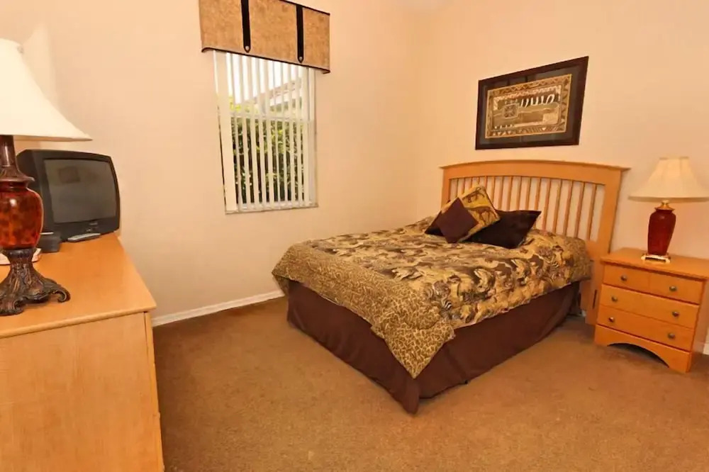 5 Bedroom Birkdale Home