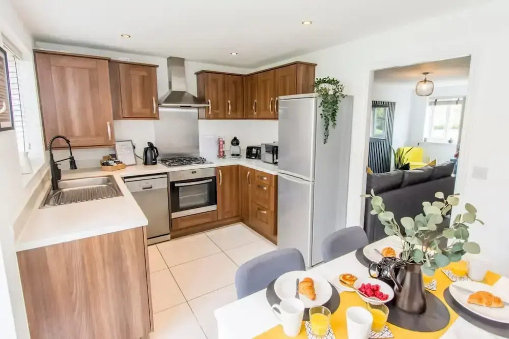 Host Stay Polwell Road
