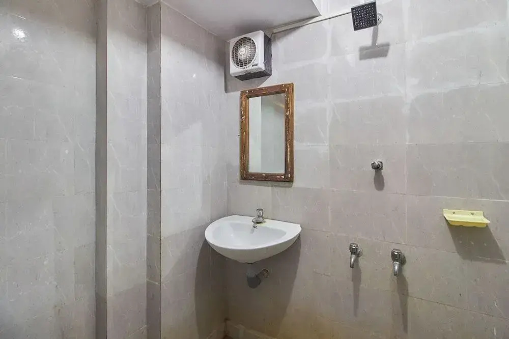 Triveni Tourist Home