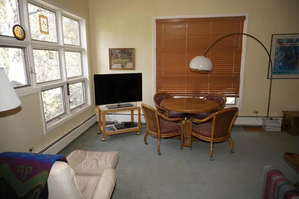 992 Ptarmigan Rd 6 Bedroom Home