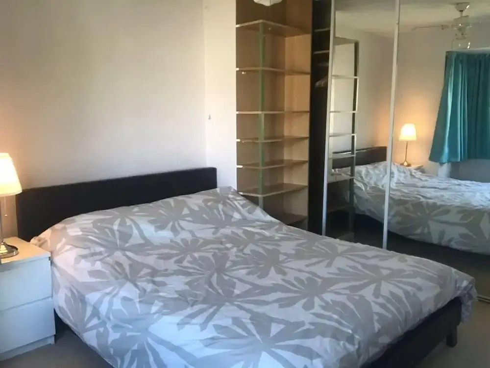 Lovely 3 Bedroom Holiday Home With Free Parking