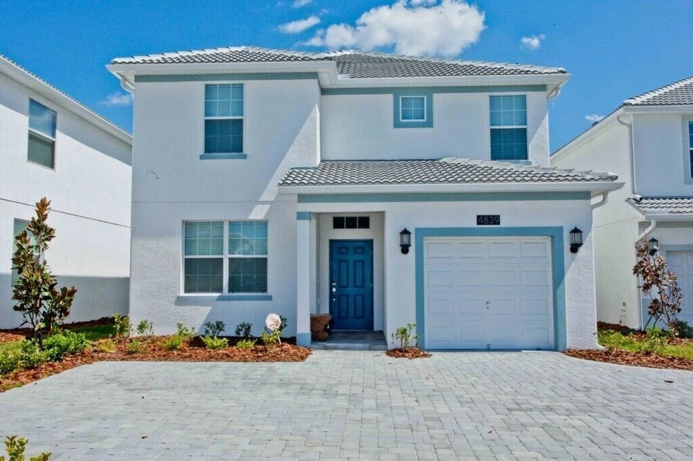 4839 Kings Castle Circle 5 Bedroom Home