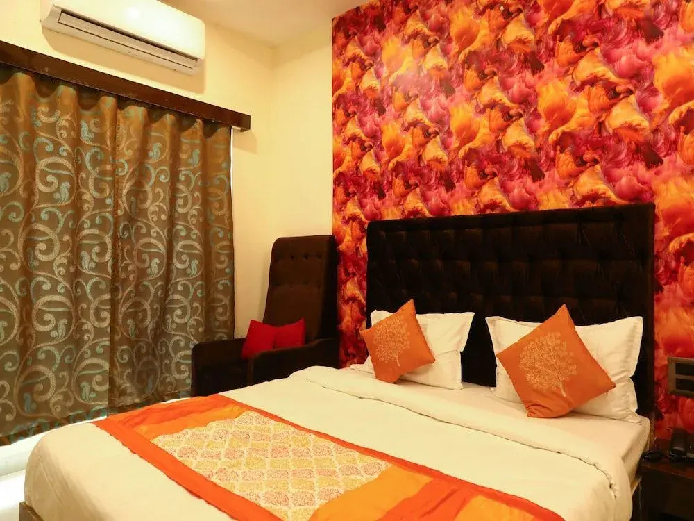 OYO 10781 Parashar Legacy