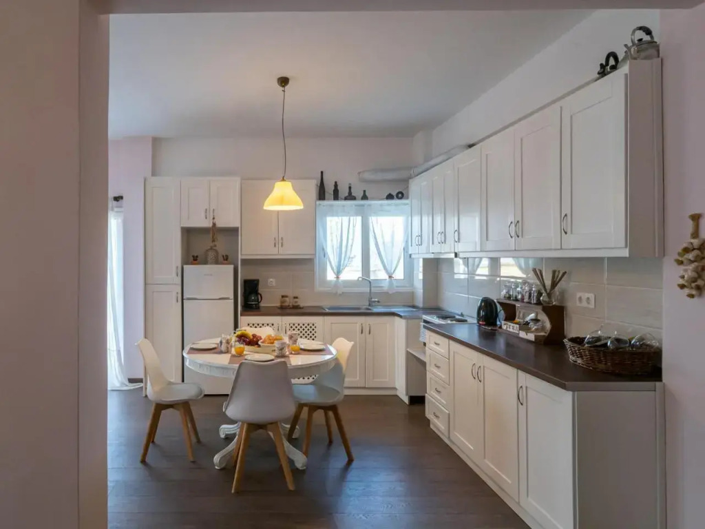 Central & Bright 2BD Apt in Corfu Town near Port