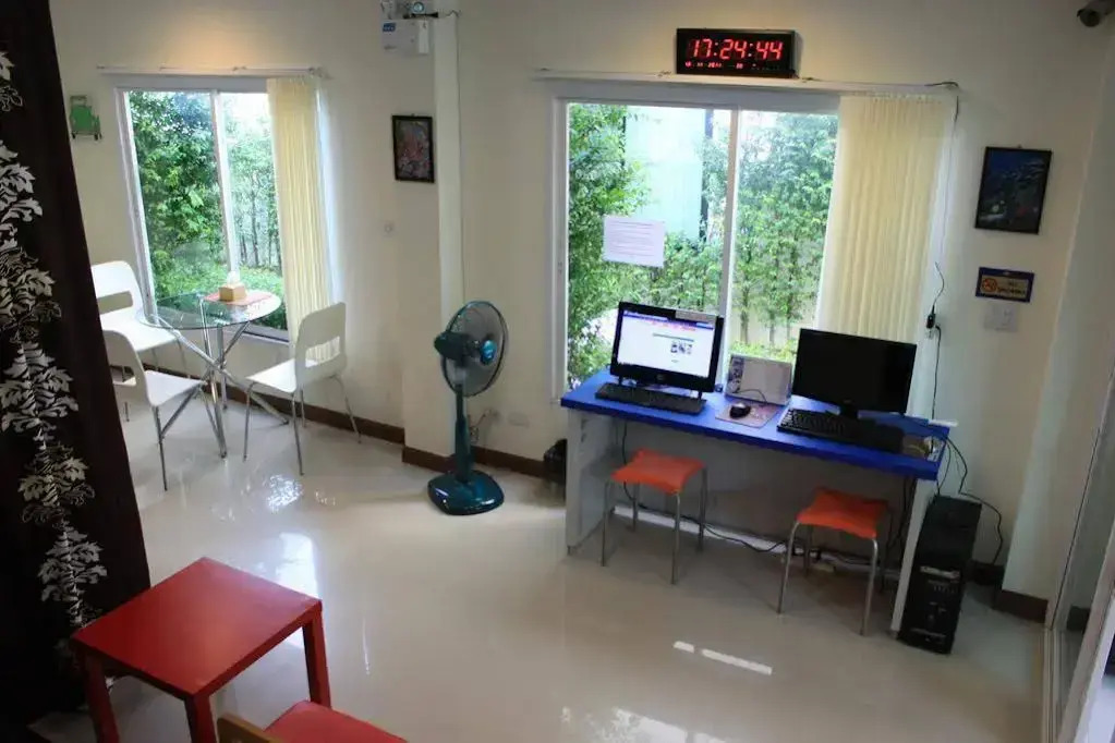 Ananas Phuket Hostel