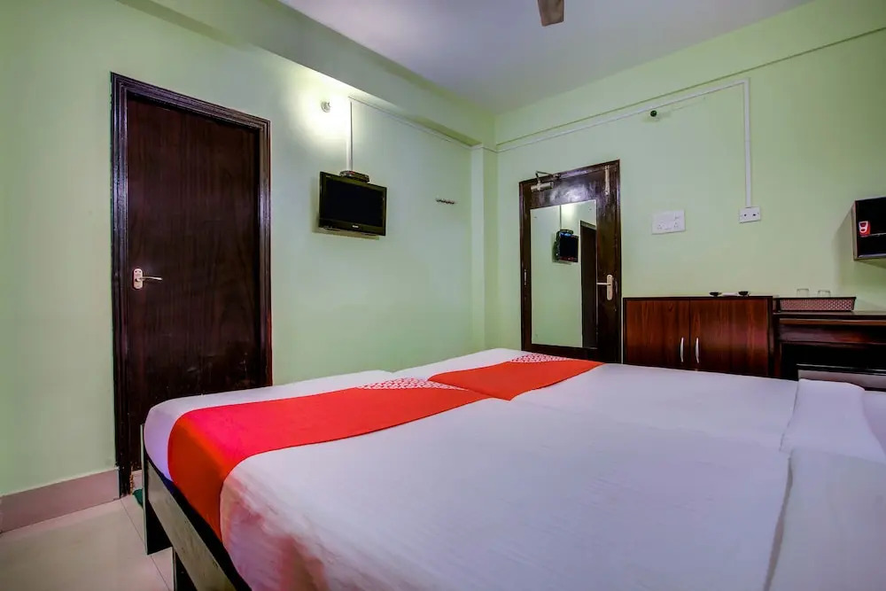 OYO Flagship 604 Ballygunj Kolkata