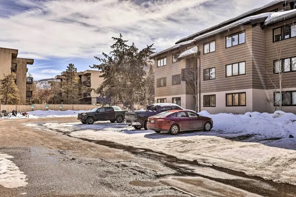 Inviting Mountain Condo w/ Balcony in Vail Valley!