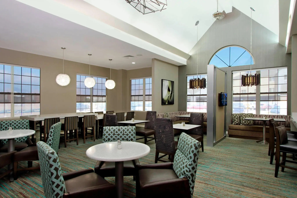 La Quinta Inn & Suites by Wyndham Colorado Springs South AP