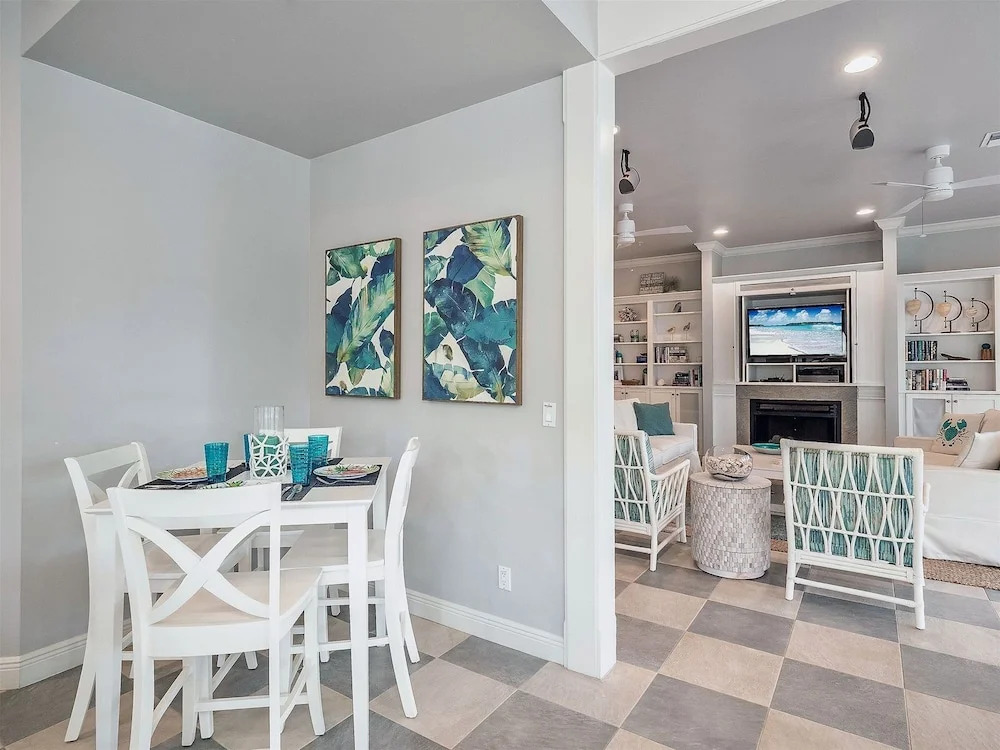 The Palm and Shell Captiva Island Private Luxury Home With Pool hot tub and Beach Access