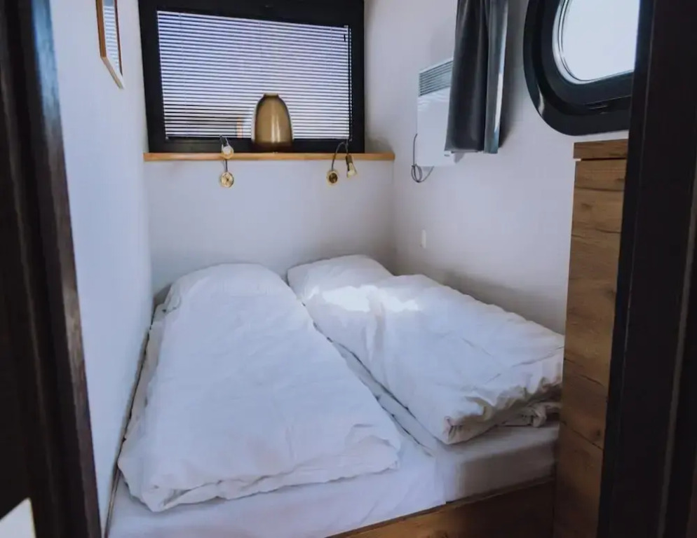 Houseboat at Marina With Lake Views