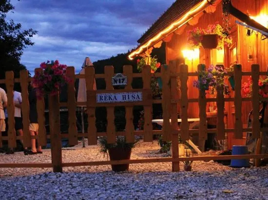 Reka Hisa river side lodge