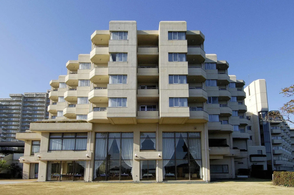 Wisterian Life Club Toba