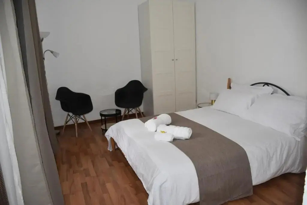 R & A Minerva Suites