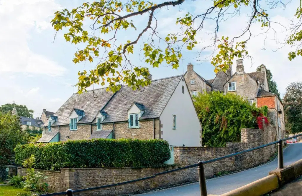 2 The Old Stables