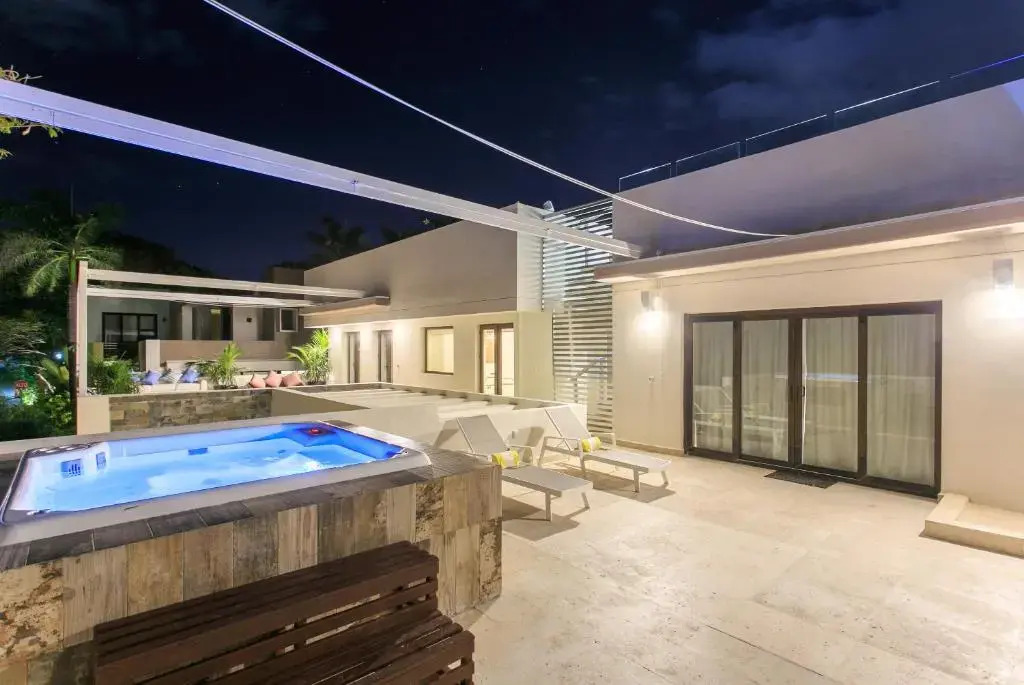 Steps to Best Beach VILLA UNICA 6Bedroom